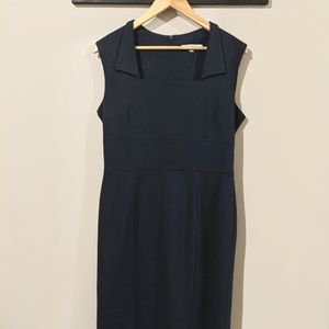 Gorgeous fitted navy dress with square neckline. Size medium from Cleo petites.